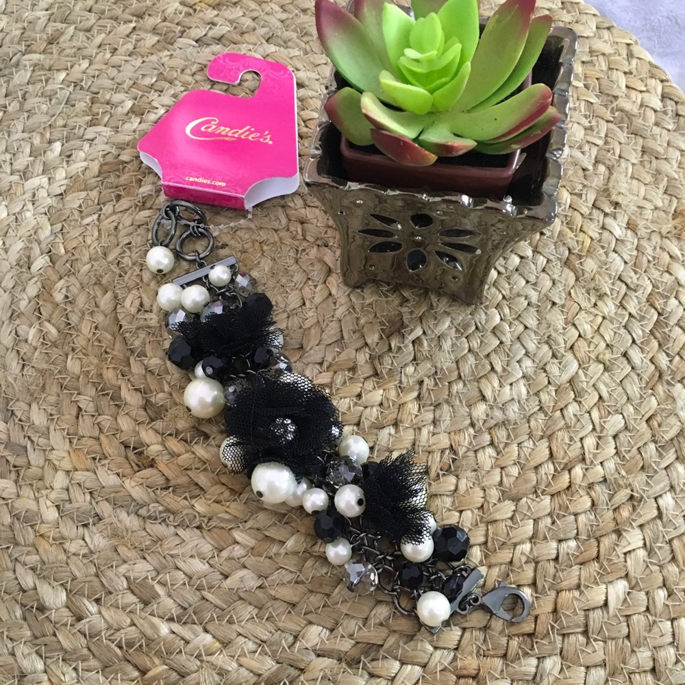 Candie’s Beaded Faux Pearls Bracelet Gun Metal